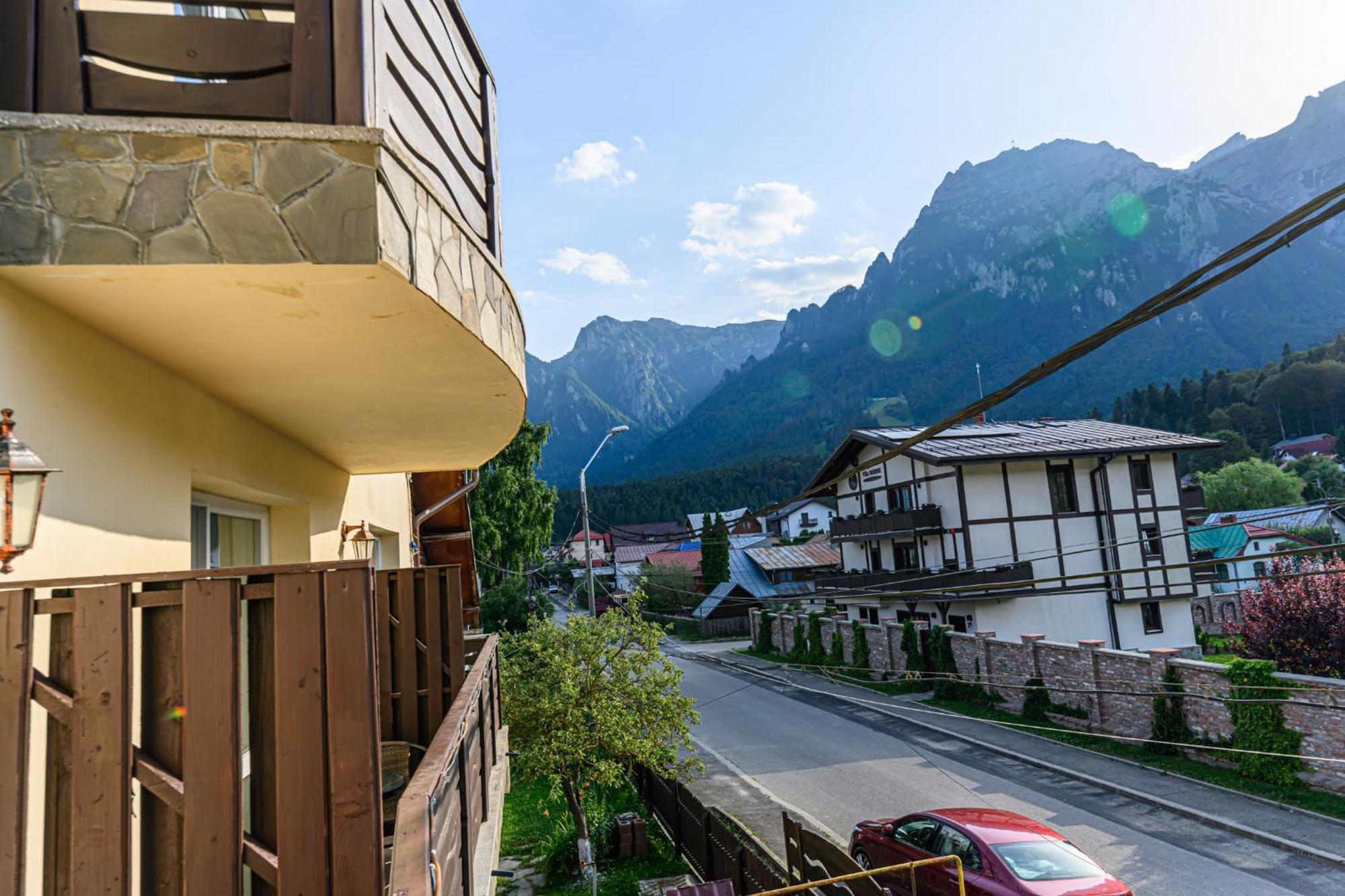 Casa Ramino Hotel Busteni Exterior photo