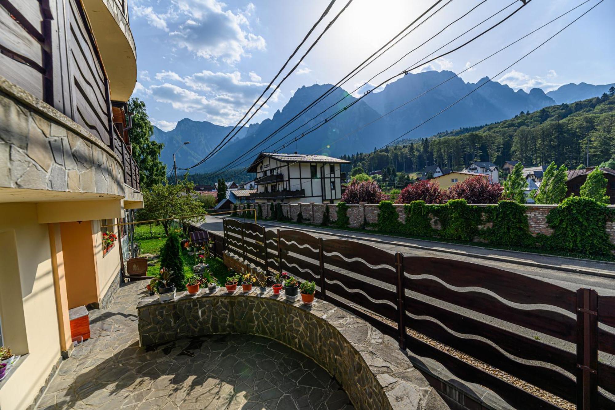 Casa Ramino Hotel Busteni Exterior photo