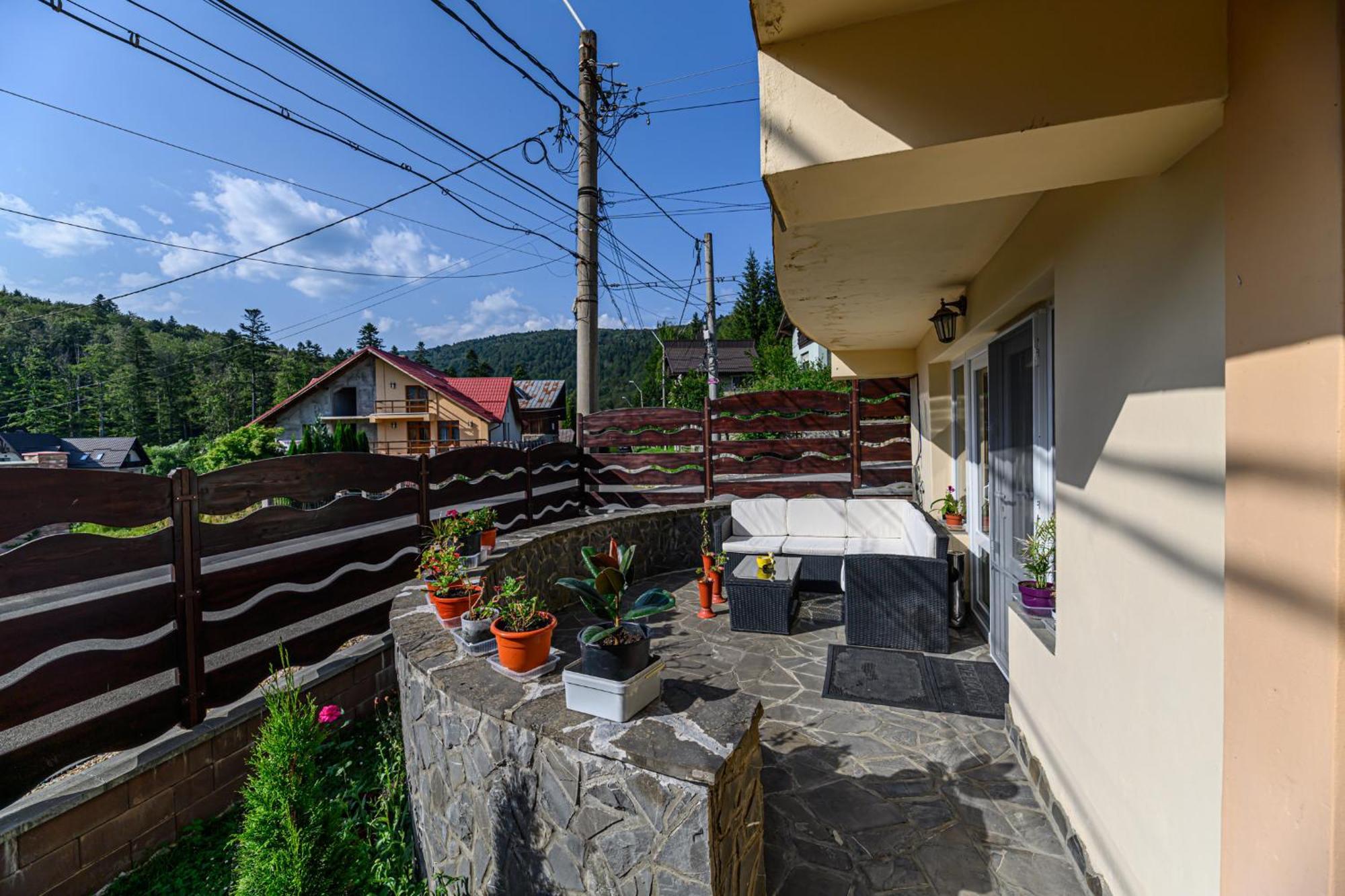 Casa Ramino Hotel Busteni Exterior photo
