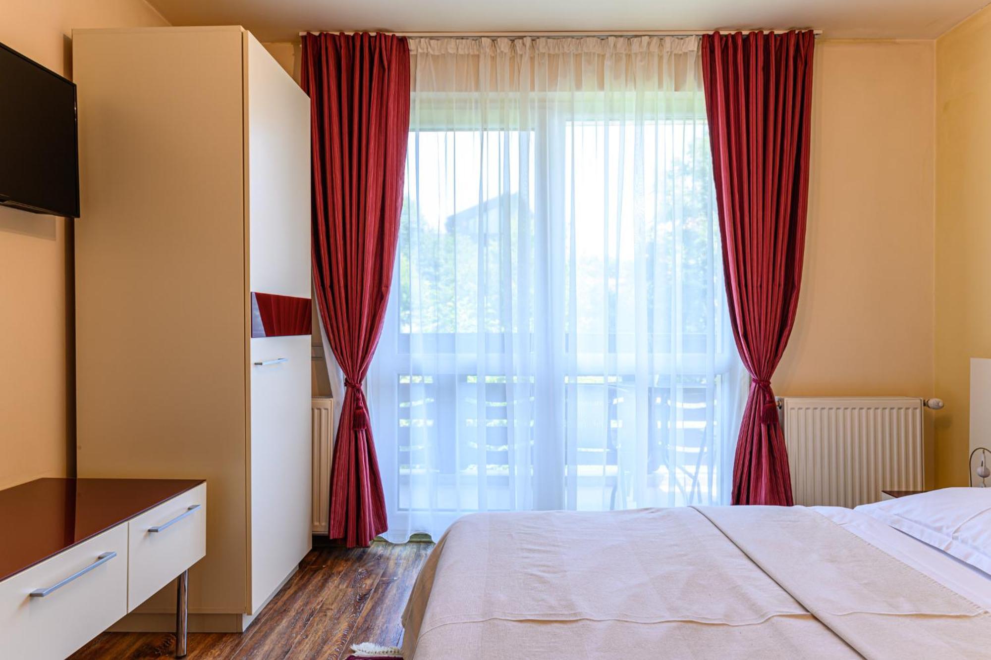 Casa Ramino Hotel Busteni Exterior photo