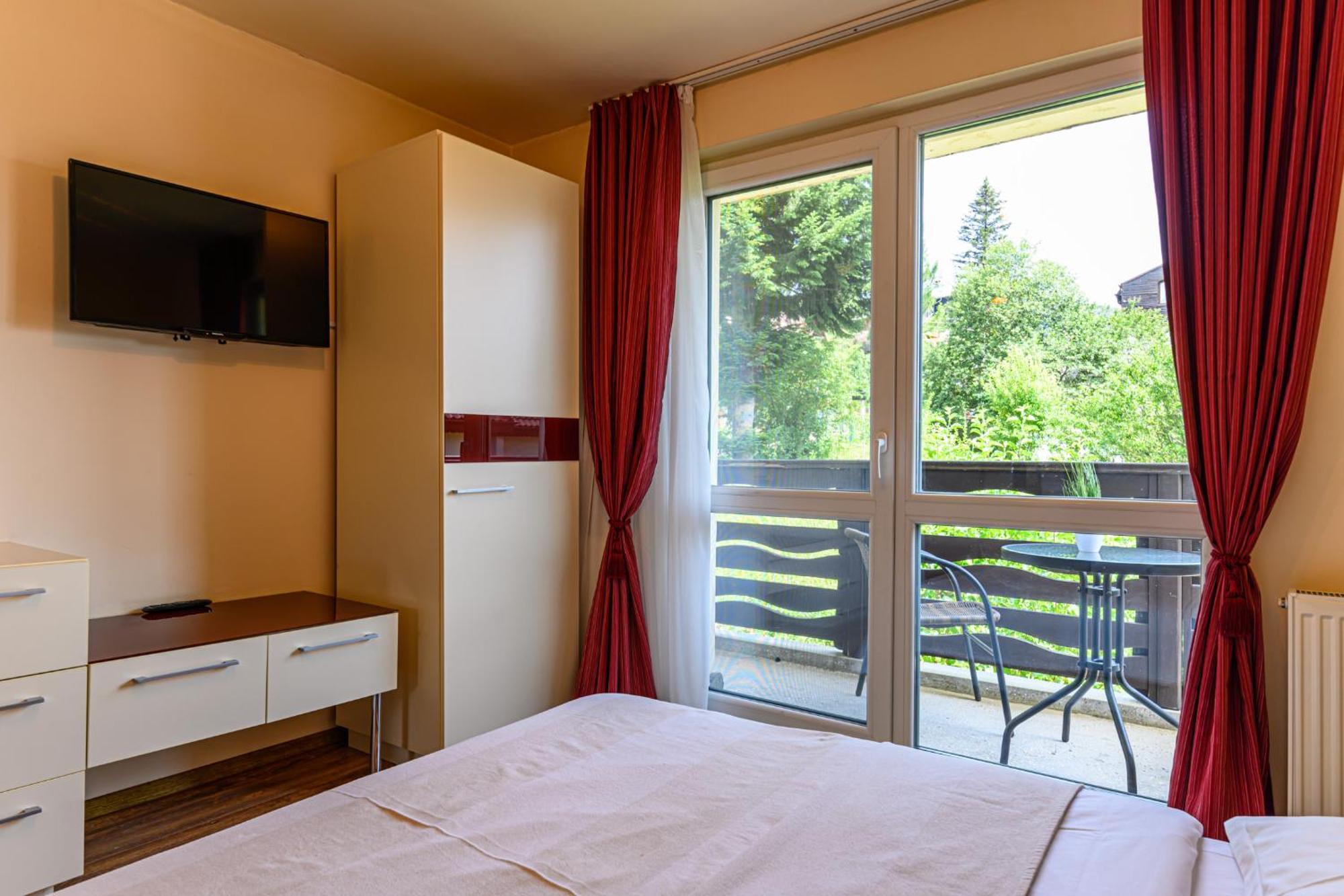 Casa Ramino Hotel Busteni Exterior photo